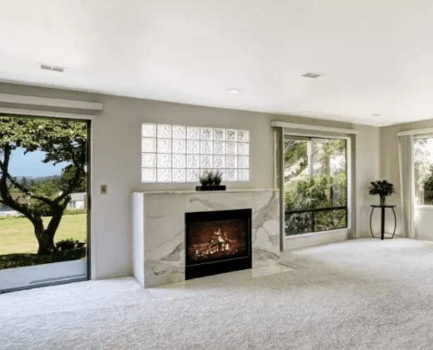 50Floor carpet in living area